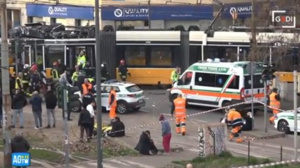 Tragedie în Italia Un tramvai a deraiat și a intrat într-o clădire la Milano. O persoană a murit alte 39 sunt rănite UPDATE
