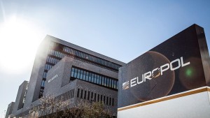 Europa este sub amenințare ridicată de terorism. Europol avertizează privind posibile atacuri extremiste și cibernetice