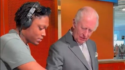 Regele Charles DJ într-un studio. A mixat câteva piese celebre VIDEO