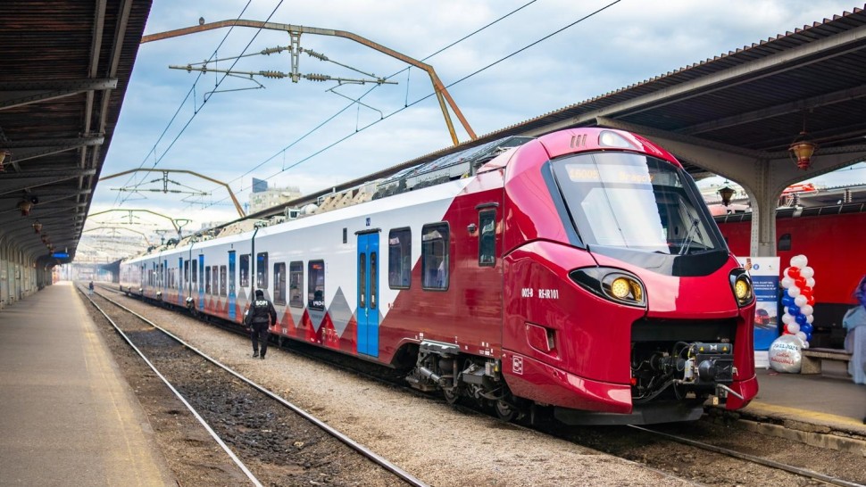 CFR introduce o nouă rută din weekend care taie aproape toată țara. Turiștii au un nou itinerariu de încercat