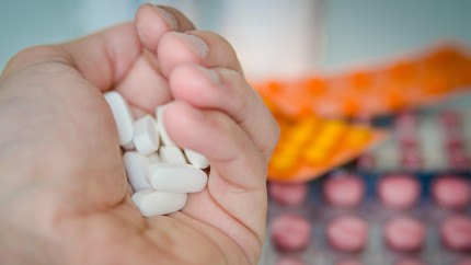 La un pas de criză a medicamentelor. România va monitoriza zilnic stocurile şi consumul
