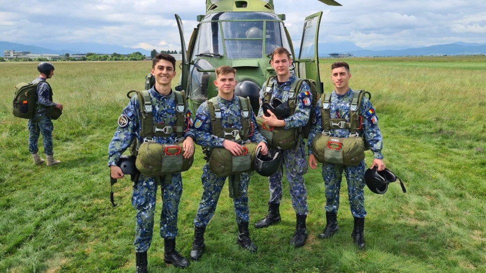 Au început înscrierile în învăţământul militar. Locuri disponibile şi condiţii