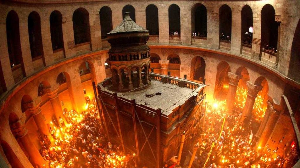 Patriarhia Română anunță ce se va întâmpla cu Lumina Sfântă de la Ierusalim din cauza războiului