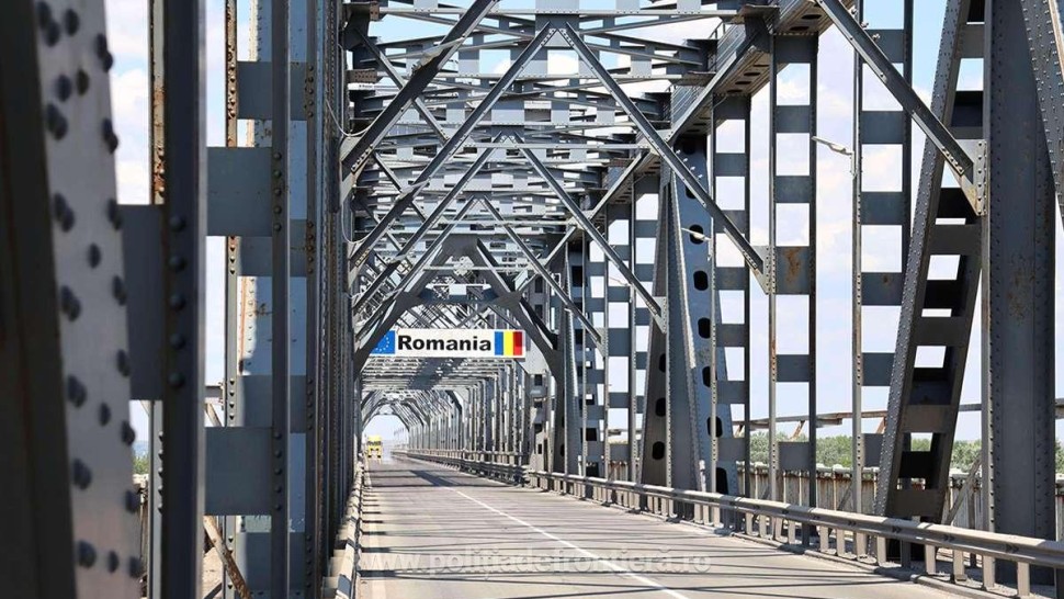 Se închide circulația pe podul Giurgiu-Ruse pe ambele sensuri. Bulgarii fac reparații de urgență