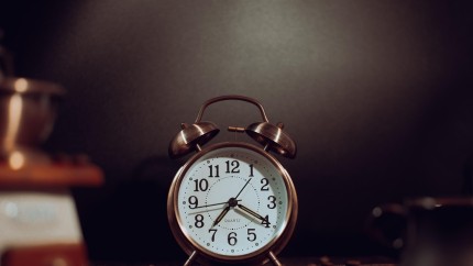 Când are loc trecerea la ora de vară în 2026. Ziua în care se dau ceasurile înainte