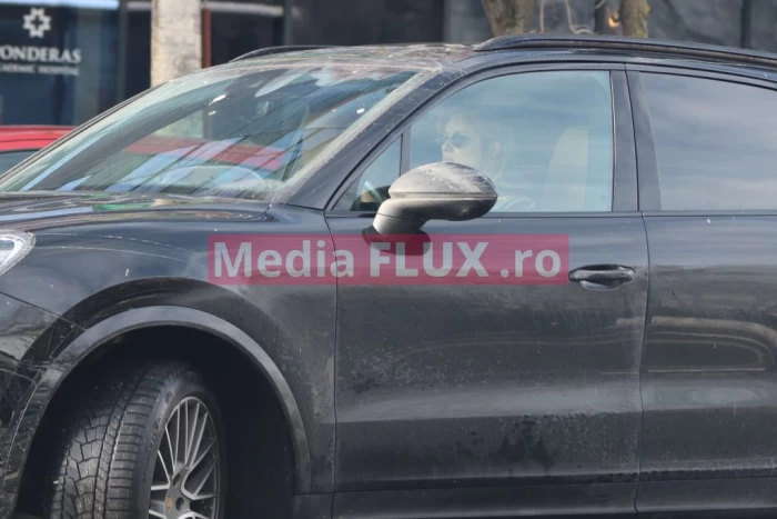 PAPARAZZI Doamna Oțil face orice pentru sănătatea familiei. Gabriela Prisăcariu a blocat o stație de autobuz și o bandă de circulație pentru o vizită la farmacie FOTO