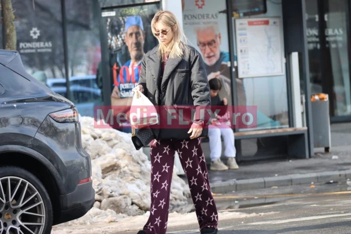 PAPARAZZI Doamna Oțil face orice pentru sănătatea familiei. Gabriela Prisăcariu a blocat o stație de autobuz și o bandă de circulație pentru o vizită la farmacie FOTO