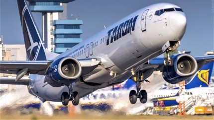 Cele două zboruri Tarom de la Cairo au aterizat în România anunță MAE 318 cetăţeni români pelerini şi turişti
