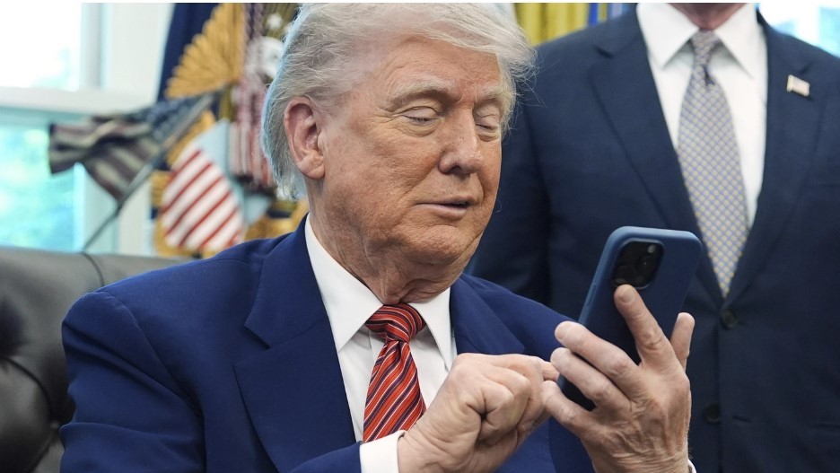 Donald Trump și familia sa declară venituri de peste 14 miliarde de dolari din afaceri cu criptomonede în 2025. Documentul are 1.000 de pagini