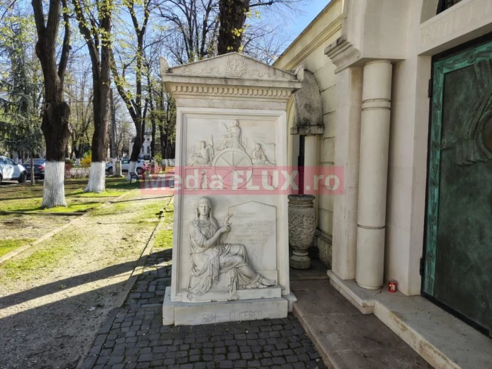 Cripta lui Mircea Lucescu de la cimitirul Bellu
