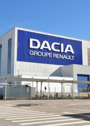 Conducerea Dacia recunoaște colapsul provocat de criza economică Piața este deprimată pentru că întreaga țară este deprimată. Va fi un 2026 dificil va fi foarte dur