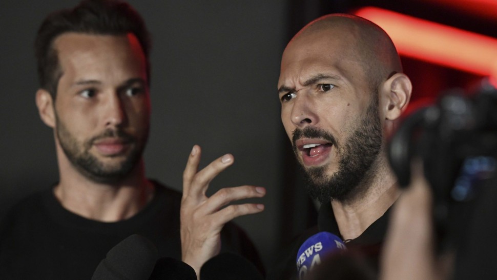 Frații Tate scapă de controlul judiciar. România trebuie să plătească cheltuielile de judecată