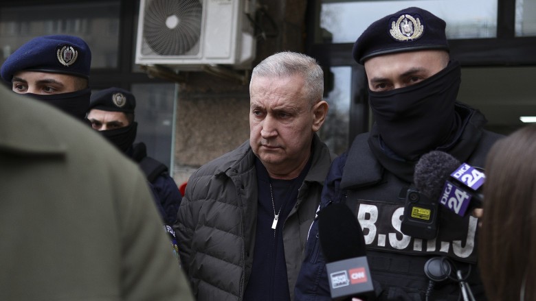 Directorul ARR Cristian Anton reținut de DNA Cluj. UPDATE Va sta în arest 30 de zile. Care sunt acuzațiile care i se aduc în dosar