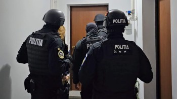 UPDATE Cinci persoane reținute. Percheziții în 5 județe privind suspiciuni de fraudare a examenelor de Bacalaureat. Reacția Ministerului Educației