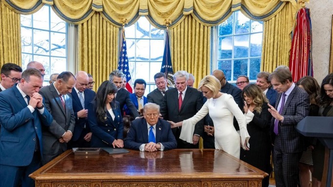 Persoana secretă din spatele lui Donald Trump. I-a șocat pe toți când l-a comparat pe președintele SUA cu Iisus Hristos VIDEO