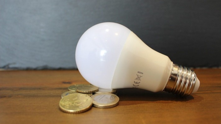 Românii care primesc gratuit 100 kWh de energie Cine beneficiază de proiectul Electrica Furnizare
