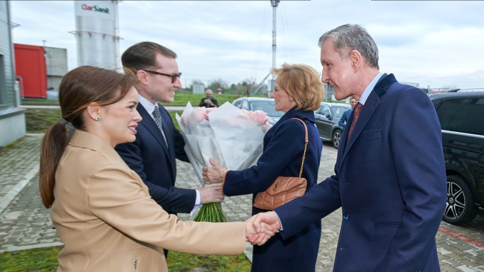 Vizită regală la Constanța Majestatea Sa și Principele Radu au vizitat fabrica românească ClarSanit și au urcat la bordul Navei-Școală Mircea