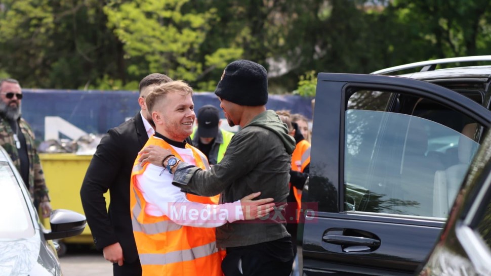Cuba Gooding Jr. în România alături de Codin Maticiuc UPDATE Actorul a ajuns la Parlament după ce a vizitat șantierul noului spital IMAGINI FOTO și VIDEO EXCLUSIV