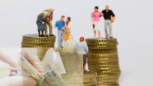 Veniturile românilor cea mai rapidă creștere din UE. Țara noastră rămâne în continuare sub media europeană