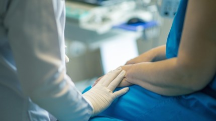 O femeie de 37 de ani a murit de cancer după ce i-a fost îndepărtată o aluniță considerată inofensivă