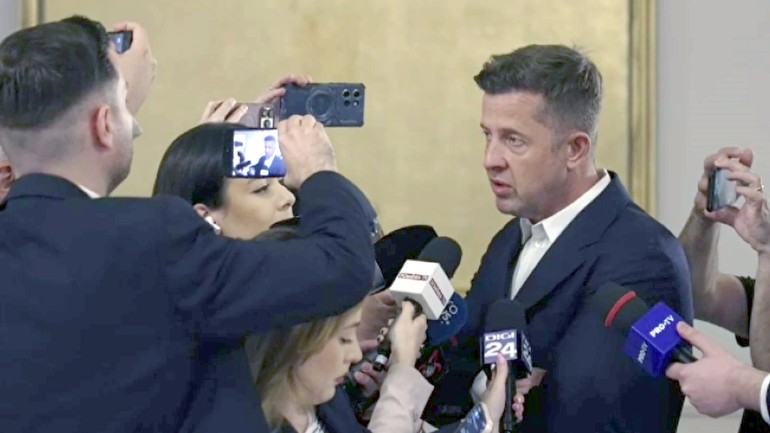 Hubert Thuma îi cere lui Bolojan împăcarea cu PSD 8222Trebuie să ajungem la o reconciliere8221. Răsturnare în PNL după pierderea susținerii PSD în coaliție a premierului 