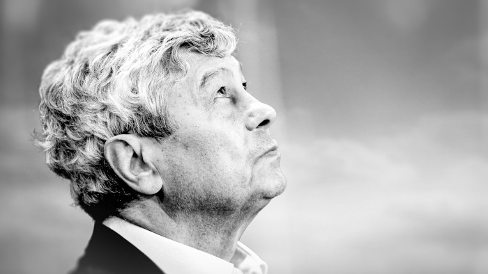 Corvinul Hunedoara mesaj emoționant la despărţirea de Lucescu Vă mulțumim domnule Mircea Lucescu Rămâneţi etern