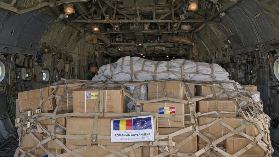 România trimite 15 tone de ajutoare umanitare populaţiei civile din Liban cu două zboruri militare