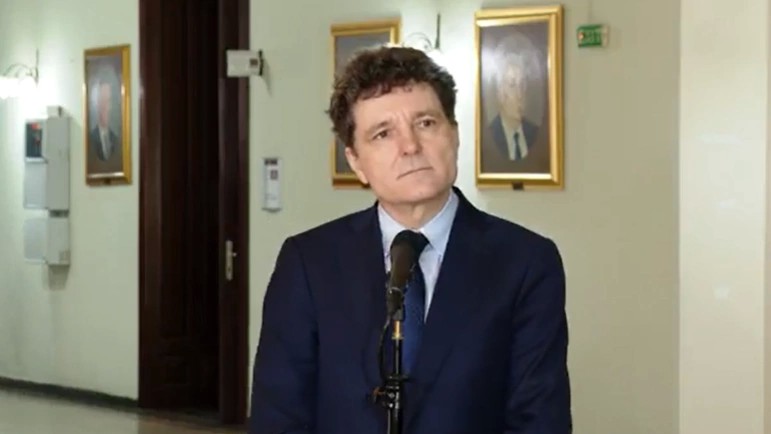 Nicușor Dan prima reacție privind tensiunile din coaliția de guvernare Probabil că vom intra în turbulenţe politice însă există consens pe PNRR şi pe acest buget VIDEO