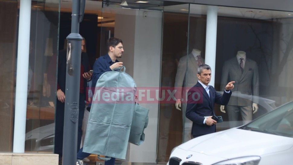 PAPARAZZI Mobilizare de grad 0 în familia Lucescu Răzvan și fiul său Matei misiune contracronometru pentru hainele de înmormântare ale marelui Il Luce FOTO și VIDEO