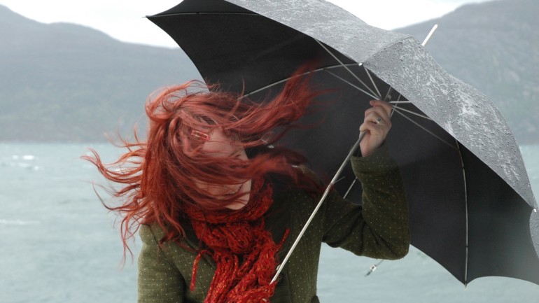 Alertă meteo ANM cod galben în România Ploi torențiale instabilitate atmosferică accentuată și vânt puternic în mai multe regiuni