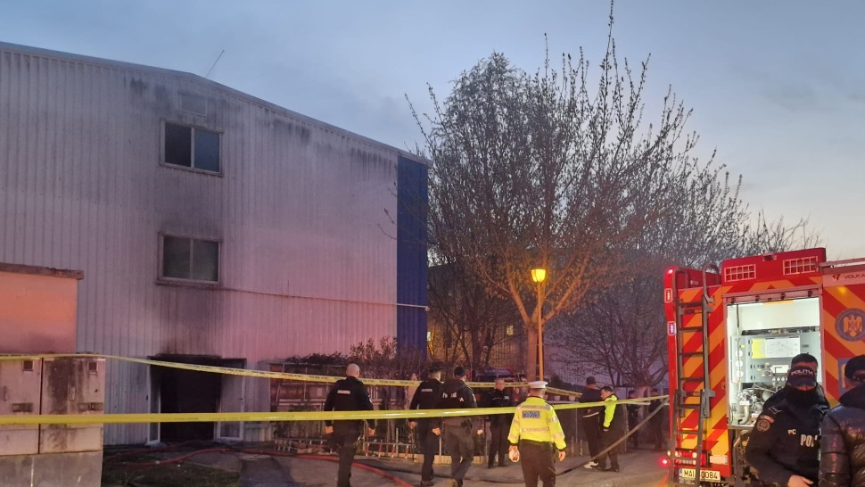 Plan Roșu de intervenție în Constanța. Arde un bloc întreg dintr-un cartier aglomerat UPDATE 9 victime la spital între care trei copii VIDEO