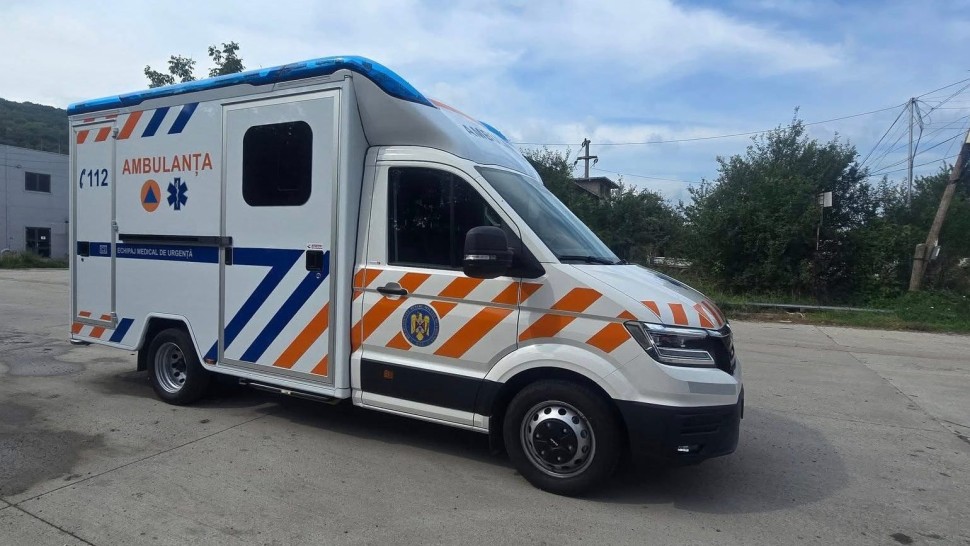 Se schimbă regulile în trafic. Ambulanța va avea culoar special