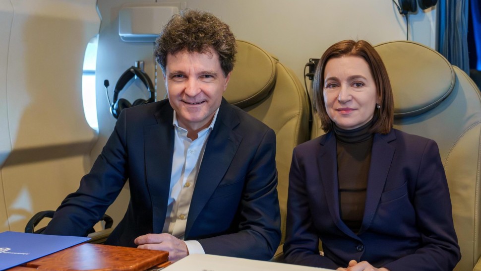 Nicușor Dan a plecat la reuniunea Comunității Politice Europene de la Erevan. Întâlnire cu președintele din Muntenegru despre dezinformare și război hibrid.