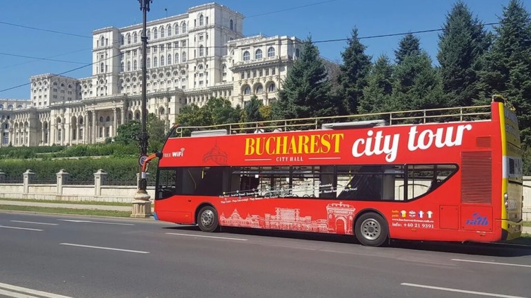 Revin autobuzele turistice. Cum vor circula acestea începând de vineri