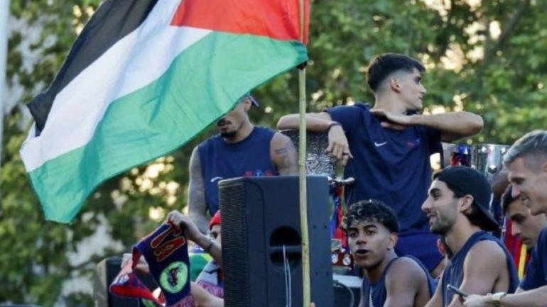 Scandal cu Lamine Yamal în Spania. Fotbalistul a fluturat steagul Palestinei după câștigarea titlului