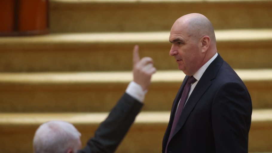Ultimele negocieri pentru moțiunea de cenzură. Cum vrea PSD să dea jos Guvernul Bolojan