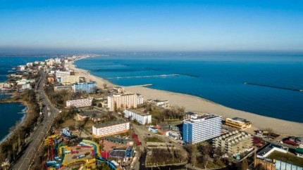 Aproximativ 25.000 de locuri de cazare rezervate în hotelurile de pe litoral de Rusalii. Primul weekend plin la mare după 1 mai