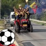 Sărbătoare ca la Inter în remorca tractorului după ce au promovat în Liga 4. Imagini virale cu echipa Malu cu Flori VIDEO