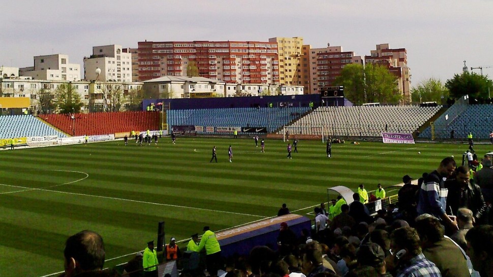 Tragedie în fotbal Tatăl unui jucător din Liga 1 a murit în parcarea stadionului