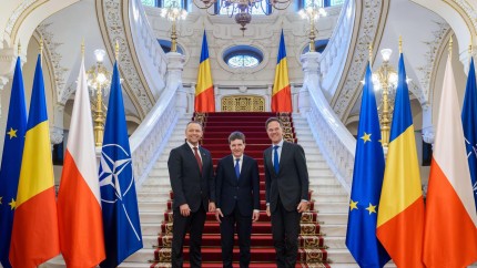 Summit B9 la București UPDATE A început primirea oficialilor la Palatul Cotroceni. Liderii NATO discută teme cheie pentru securitate AGENDĂ