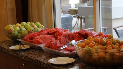 Pericol în mâncarea de la all inclusive. Alimente pe care trebuie să le eviți neapărat