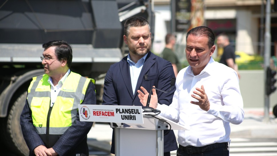 Daniel Băluță anunță finalizarea primei etape a refacerii Plașeului Unirii în zona Hanului lui Manuc. Primarul general Ciprian Ciucu prezent la eveniment