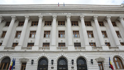 Avertisment de la BNR. Economiile riscă să intre în capcana populismului