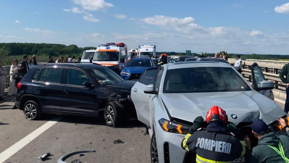 Trafic îngreunat pe drumul de la munte spre București. Carambol cu șase mașini pe Autostrada A3
