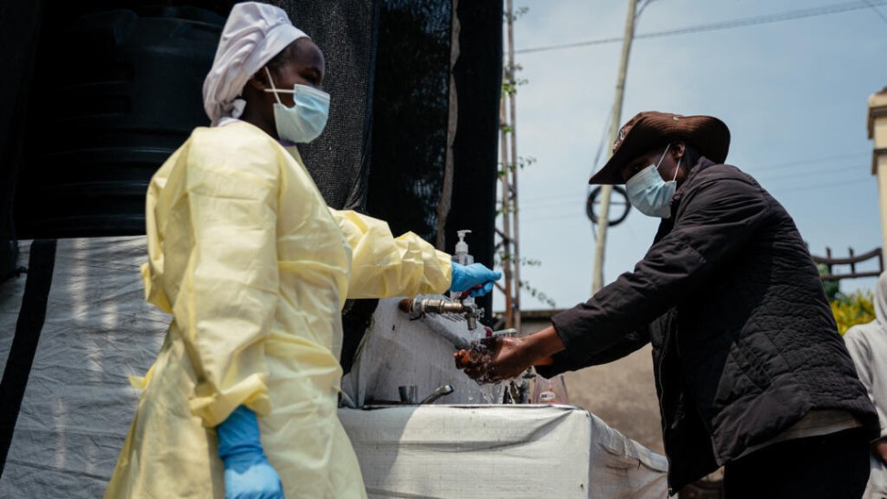 Epidemia de ebola ia amploare 500 de cazuri suspecte și 130 de decese pe lângă cazurile confirmate. Directorul OMS îngrijorat