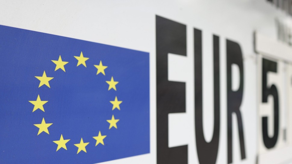 Curs valutar BNR joi 7 mai Euro a scăzut în România Banca Națională îl tranzacționează cu 5.2661 lei