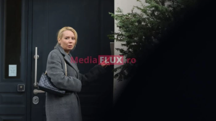 Daciana Sârbu, la salonul vedetelor sursă foto: Mediaflux