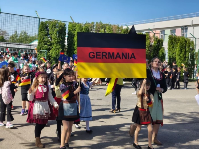 Eveniment școlar de Ziua Europei la Domnești sursă foto: Mediaflux