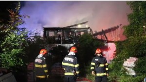 Incendiu la un restaurant și trei magazine pe Șoseaua Colentina din București