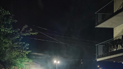 Incediu în Cluj Napoca la o ghenă de gunoi din cauza unei țigări. Mai multe apartamente avariate și zeci de oameni evacuați